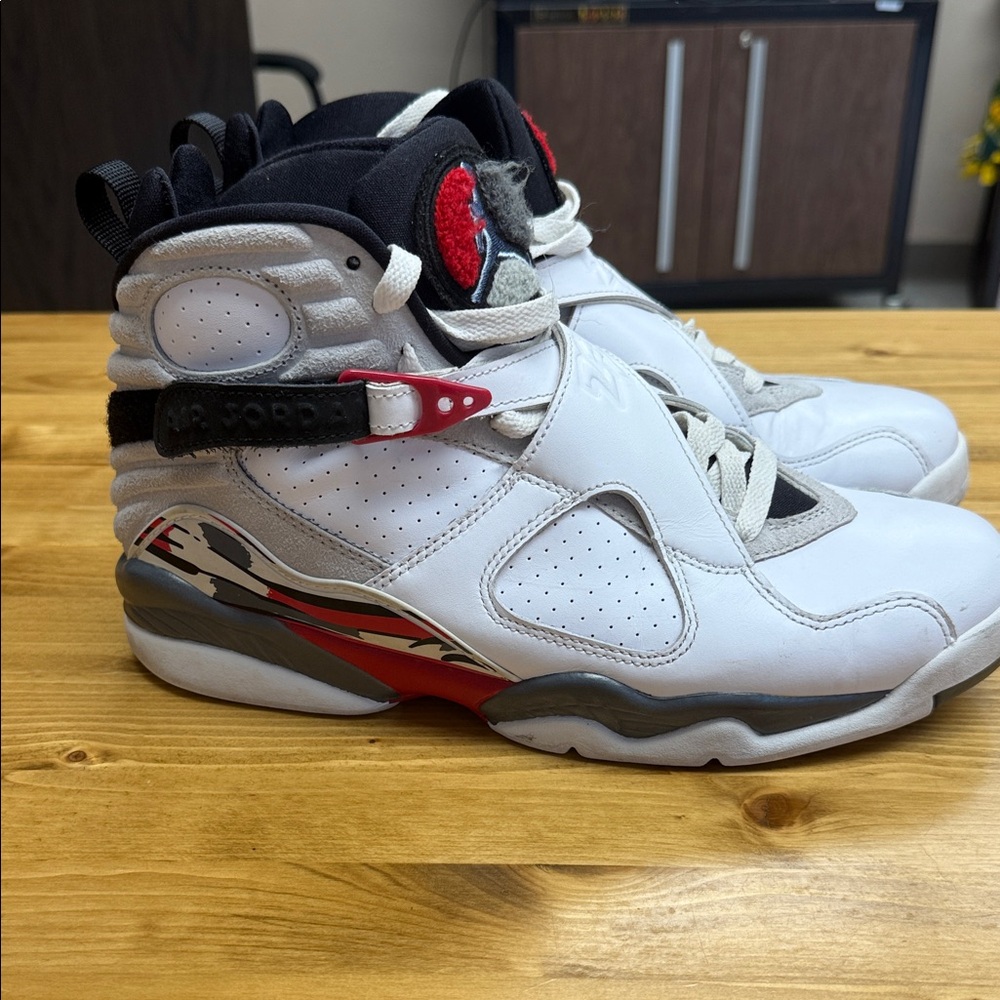 Jordan 8 Bugs Bunny